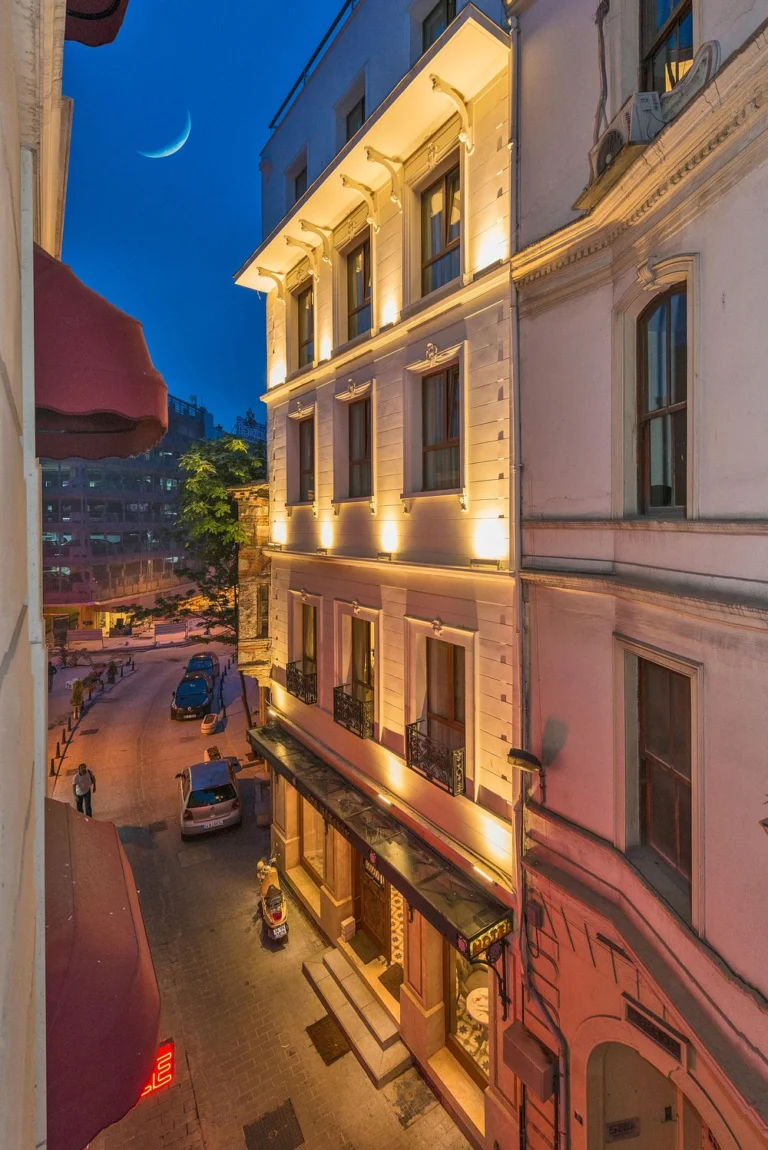 Ada Karakoy Hotel