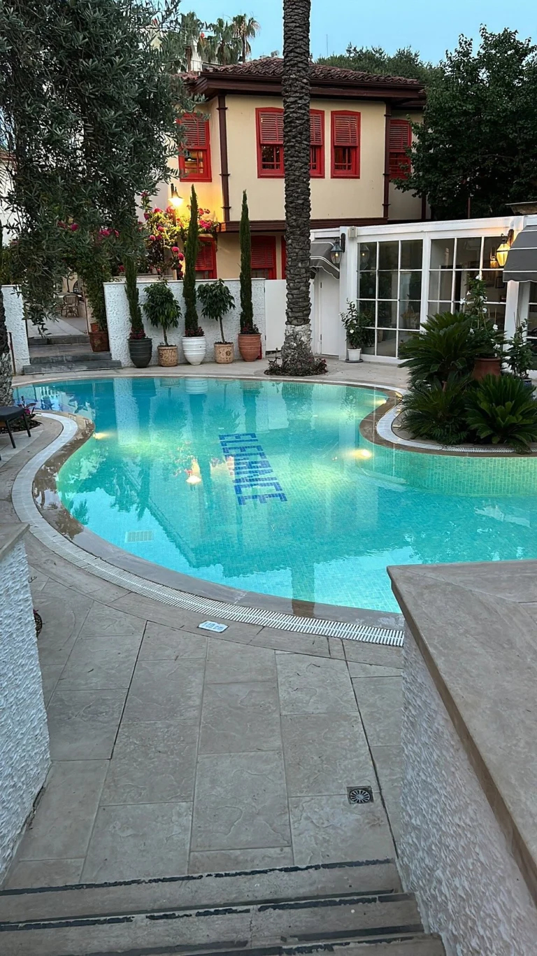 Elegance East Hotel photo 4