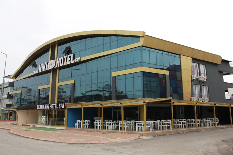 Grand Niki Hotel & Spa