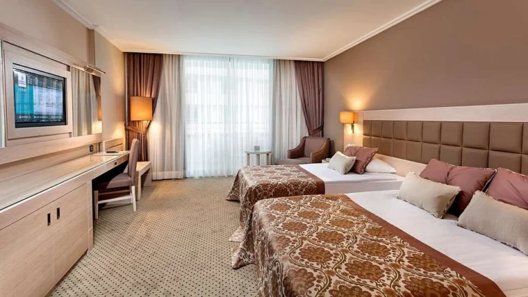 Miracle Resort Hotel photo 2