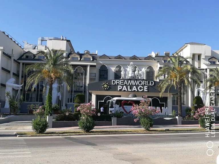 Dream World Palace Hotel