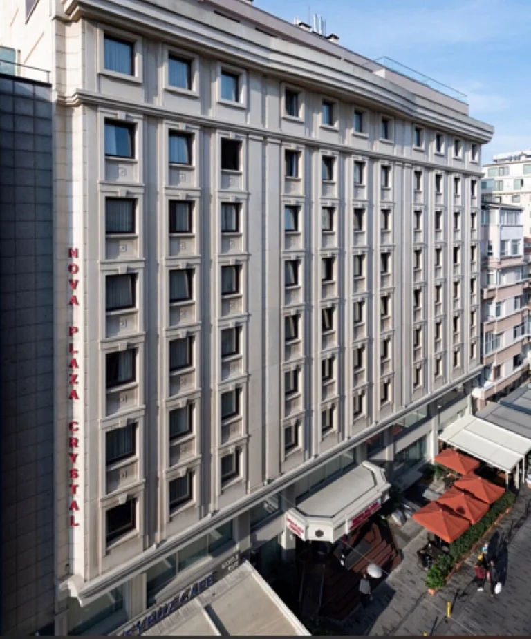 Nova Plaza Crystal Hotel
