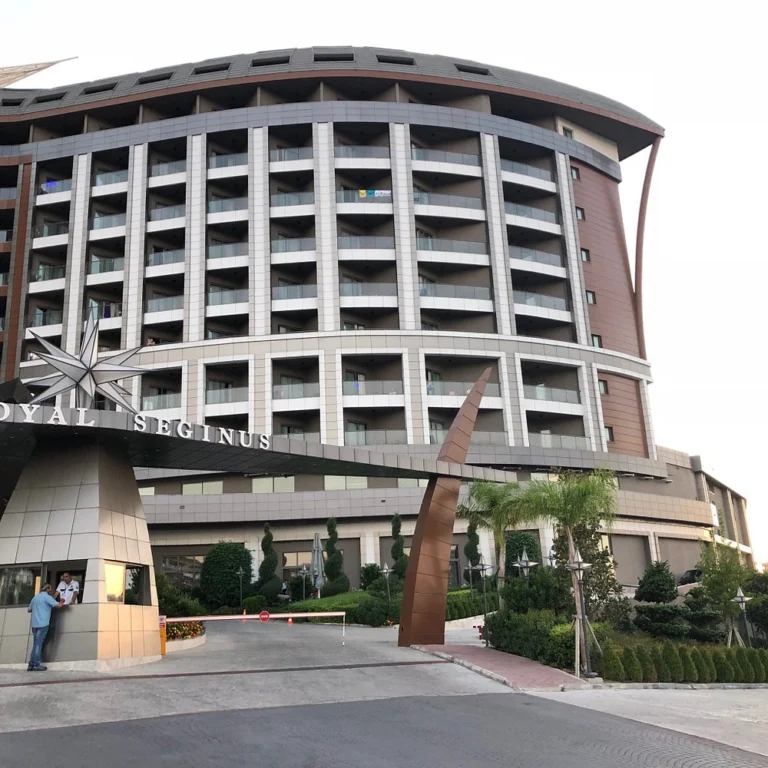Royal Seginus Hotel