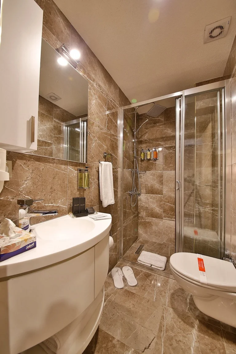 Ayramin Hotel