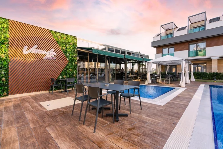 Veranda Suites
