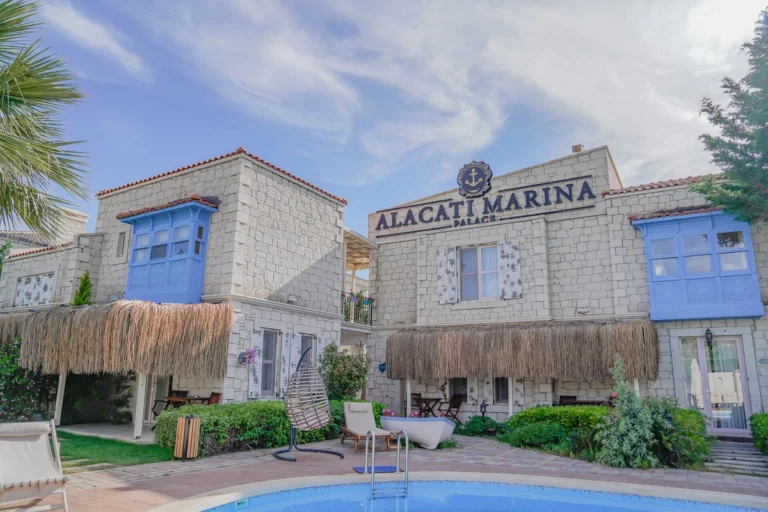Alacati Marina Palace