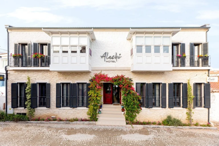 Alachi Hotel