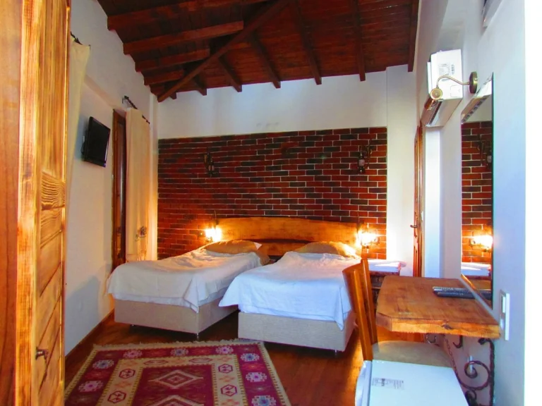 Amazon Petite Palace photo 2