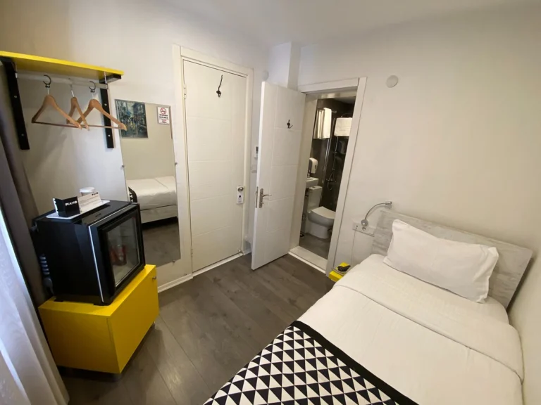 Piano Hotel