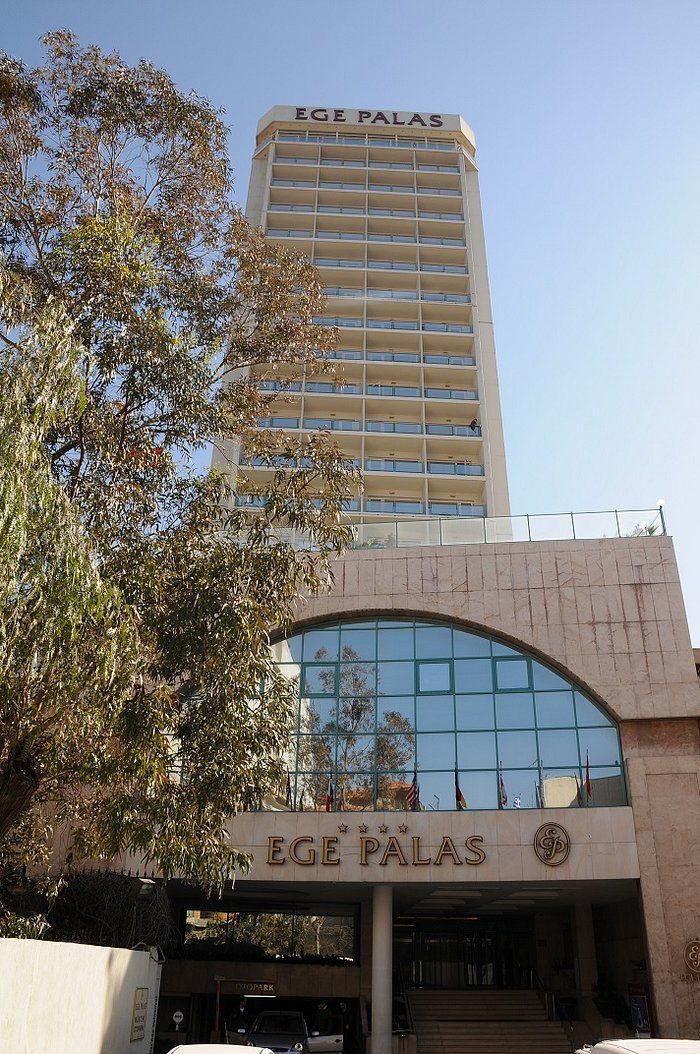 Ege Palas