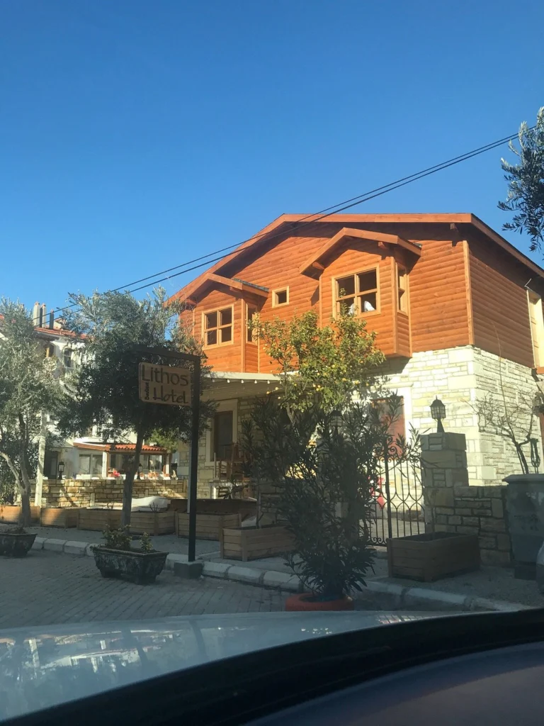Lithos Hotel