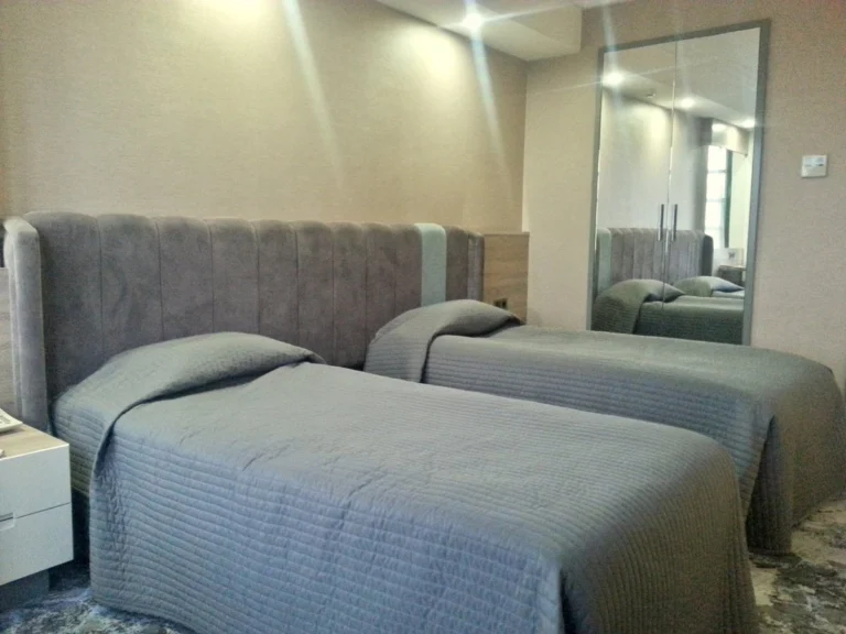 Marla Otel photo 3