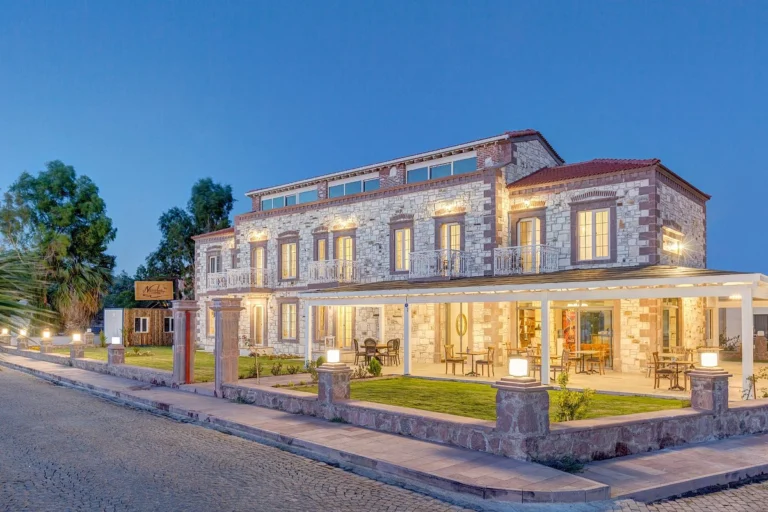 Navalia Hotel