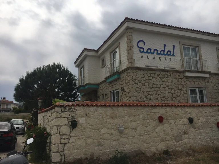 Sandal Alacati